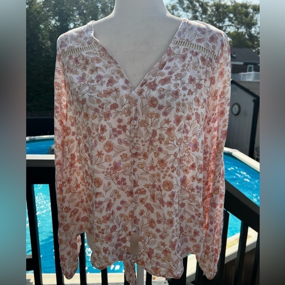 NWT- 🌹 Hippie Rose Women’s Top